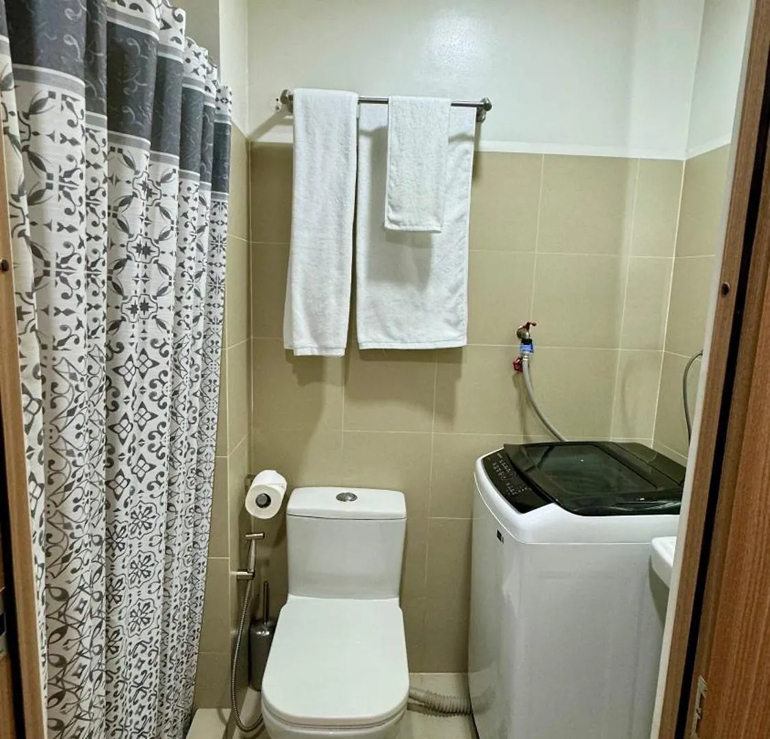 The Goodvibes Condotel Red Residences Makati マニラ市 0*,  フィリピン